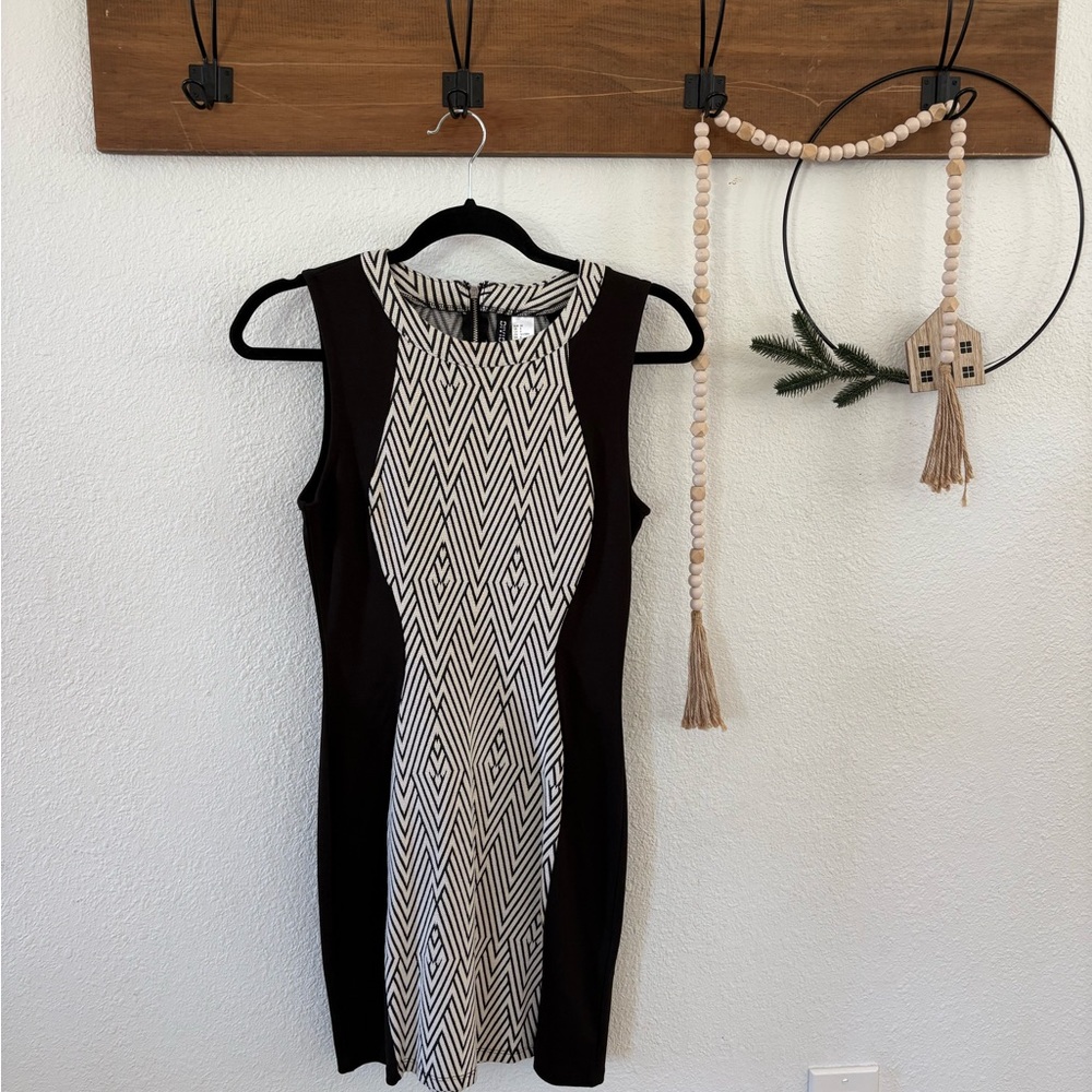 H&M Black and White Bodycon Geometric Dress